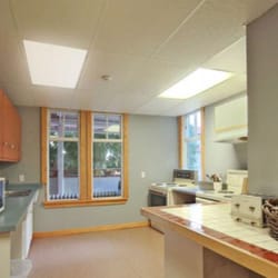 Mountain Shadow Hostel - Renovated Kitchen clean and convenient.
