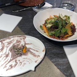 Misura - Hummus and salad