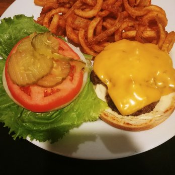 Black Rock Cafe - Cheeseburger with Curly Fries - Cafes Near Me - Pahoa, Hawaii
