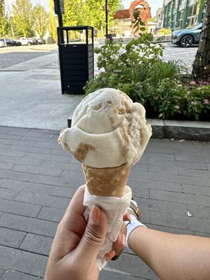 Honeysuckle Gelato Trilith by null