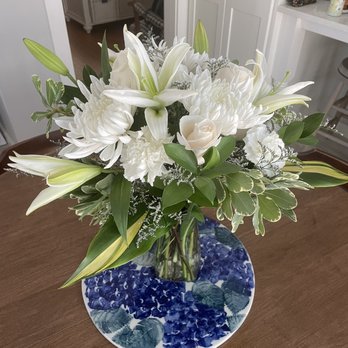 White Flowers - Floral arrangement - Florists Near Me - Harwich Port, Massachusetts