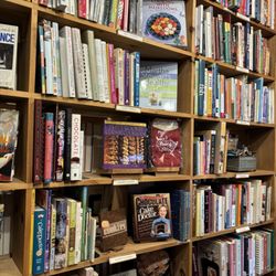 Henniker Book Farm and Gifts