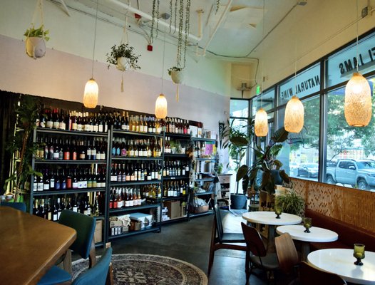 Vinnie's Wine Shop & Cocktail Bar by null