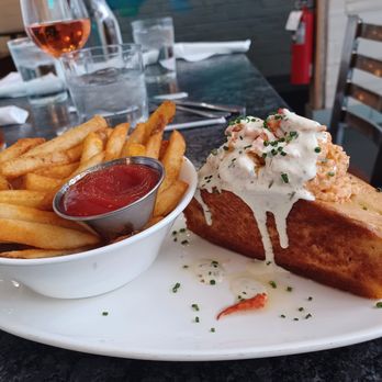 Slapfish - Lobster roll - Seafood Near Me - Indianapolis, Indiana Slapfish - Lobster roll - Seafood Near Me - Indianapolis, Indiana