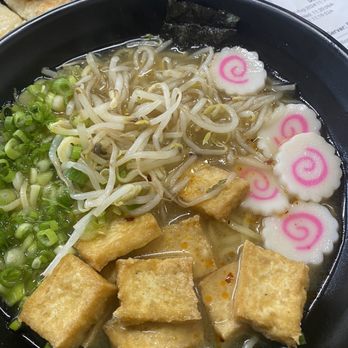 Ramen House & Bubble Tea - Ramen bowl; wavy ramen noodles, scallions, fish cake, bean sprouts and tofu with miso broth - Ramen Near Me - Blue Springs, Missouri