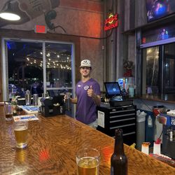 Willie's Grill & Icehouse