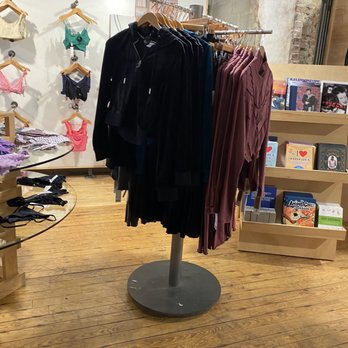 Urban Outfitters - Women's Clothing Near Me - Chicago, Illinois Urban Outfitters - Women's Clothing Near Me - Chicago, Illinois