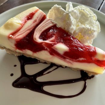 Hangout Cafe - Strawberry Swirl Cheesecake - Bubble Tea Near Me - Palatine, Illinois
