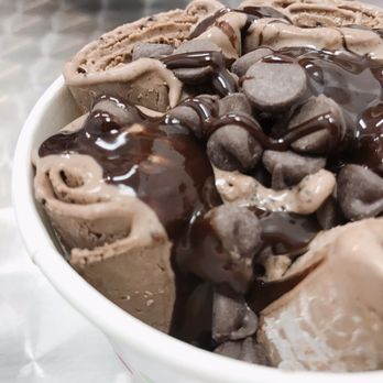 Ice Rolls - Made my own, chocolate chip and fudge topping, Oreo and pecan in the chocolate ice cream - Ice Cream & Frozen Yogurt Near Me - Clearwater, Florida Ice Rolls - Made my own, chocolate chip and fudge topping, Oreo and pecan in the chocolate ice cream - Ice Cream & Frozen Yogurt Near Me - Clearwater, Florida