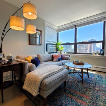 445 Wellington Apts - Apartments Near Me - Chicago, Illinois