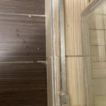 Desmond Hotel Malvern, a DoubleTree by Hilton - Shower/floor were gross and need to be revamped - Hotels Near Me - Malvern, Pennsylvania Desmond Hotel Malvern, a DoubleTree by Hilton - Shower/floor were gross and need to be revamped - Hotels Near Me - Malvern, Pennsylvania