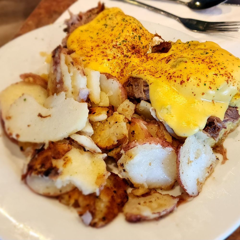 Henhouse Cafe - Texas Benedict - American Near Me - Mesa, Arizona