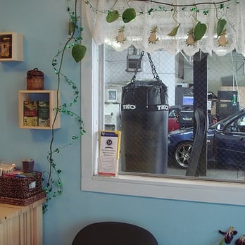 7 Days A Week Smog Test - Inside the smog office - Smog Check Stations Near Me - Berkeley, California