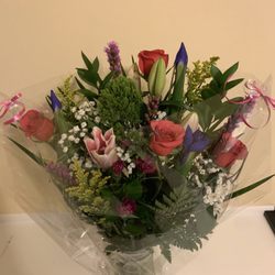 Garcia's Flower Shop - Floral arrangement