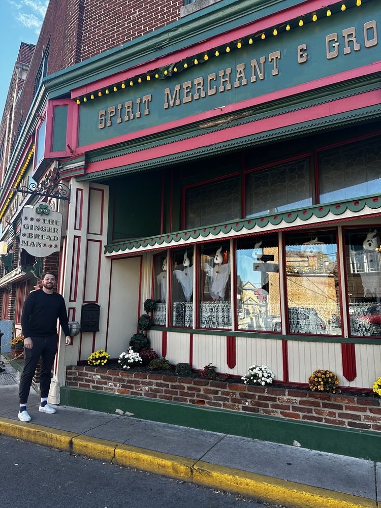 THE GINGERBREAD MAN 40 Photos & 64 Reviews 5 S Court House Ave