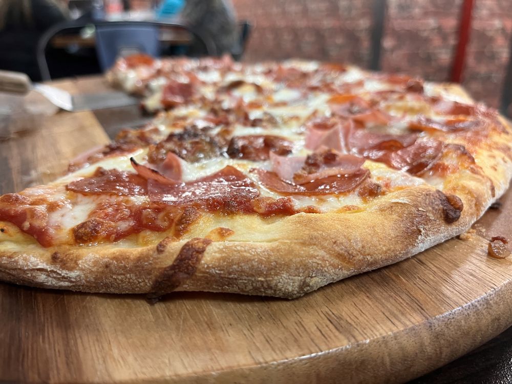 EMILIO’S ITALIAN PIZZERIA Updated November 2024 104 Photos & 118