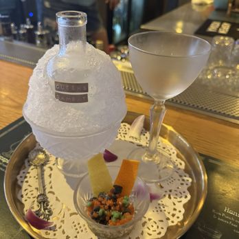 Mahina & Sun's - The martini !!! - Cocktail Bars Near Me - Honolulu, Hawaii