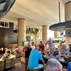 Signature Lounge - Nice open space to have a drink before dinner