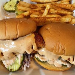 Muzzy’s Shack - 5. 2x Chicken Slider With Fries