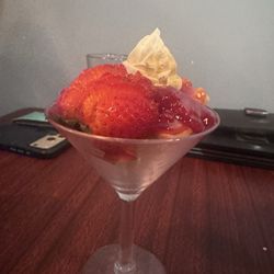 Gages Steak House - Strawberry shortcake
