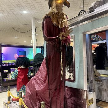 Spirit Halloween - This is a tall animatronic. - Costumes Near Me - San Ramon, California