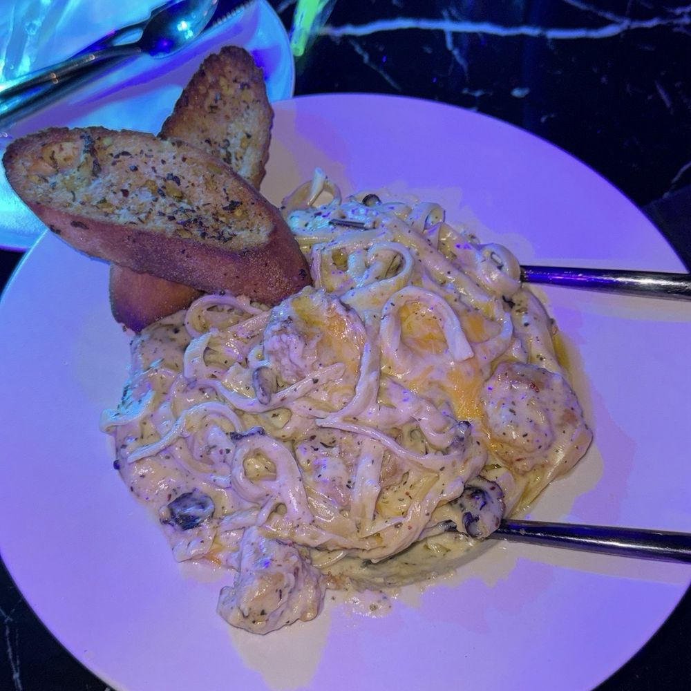 Starlight Lounge & Grill - Lounges Near Me - Sandy Springs, Georgia