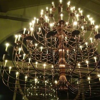 Daniel's Broiler - Leschi - Cool chandelier :) - Seafood Near Me - Seattle, Washington Daniel's Broiler - Leschi - Cool chandelier :) - Seafood Near Me - Seattle, Washington