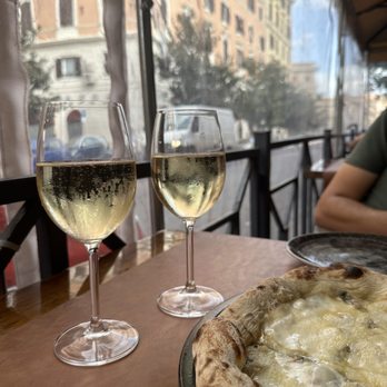 Sapori e Delizie - Pizza Quattro Formaggi and Prosecco - Pizza Near Me - Rome, RM