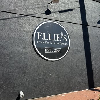 Ellie's Farmhouse - Breakfast & Brunch Near Me - Southington, Connecticut