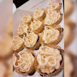 Courtneys Custom Cakes