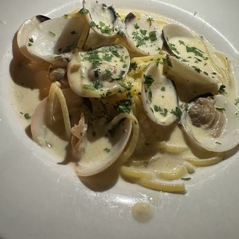 It's Italian Cucina - Spaghettini Vongole (clams in Venetian brodo cream) - Wine Bars Near Me - Austin, Texas