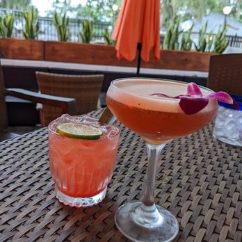 Back Porch Pizza Bar - Cocktail Bars Near Me - Mount Dora, Florida Back Porch Pizza Bar - Cocktail Bars Near Me - Mount Dora, Florida