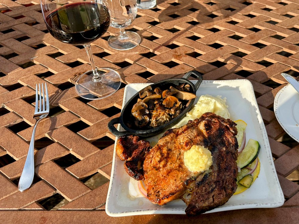 Highlands Ranch Restaurant Logo