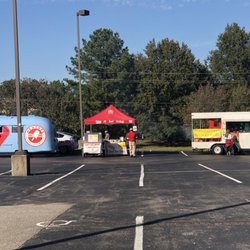 Advent Presbyterian Church - Food trucks