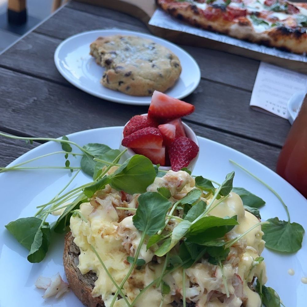 The Grocer's Table - Crab Toast & Chocolate Chip Cookie - Cafes Near Me - Wayzata, Minnesota The Grocer's Table - Crab Toast & Chocolate Chip Cookie - Cafes Near Me - Wayzata, Minnesota