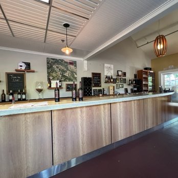 Ty Caton Vineyards - Tasting room - Wineries Near Me - Kenwood, California Ty Caton Vineyards - Tasting room - Wineries Near Me - Kenwood, California