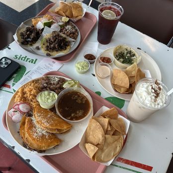 Taqueria Invicto - Mexican Near Me - Oakbrook, Illinois