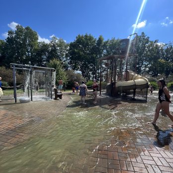 Pine Lake Water Park - Splash pad - Water Parks Near Me - Berne, Indiana Pine Lake Water Park - Splash pad - Water Parks Near Me - Berne, Indiana