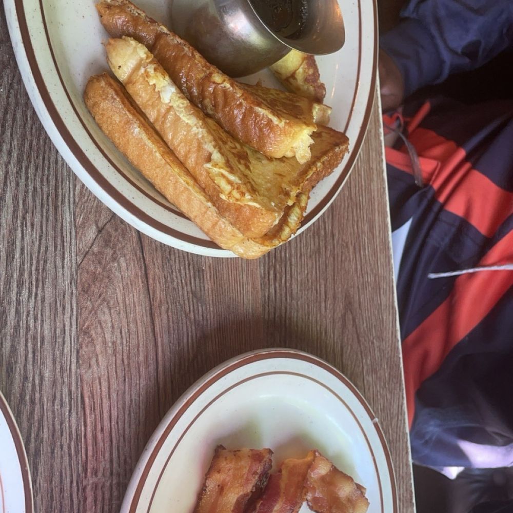 Salonica - French Toast and bacon - Diners Near Me - Chicago, Illinois Salonica - French Toast and bacon - Diners Near Me - Chicago, Illinois