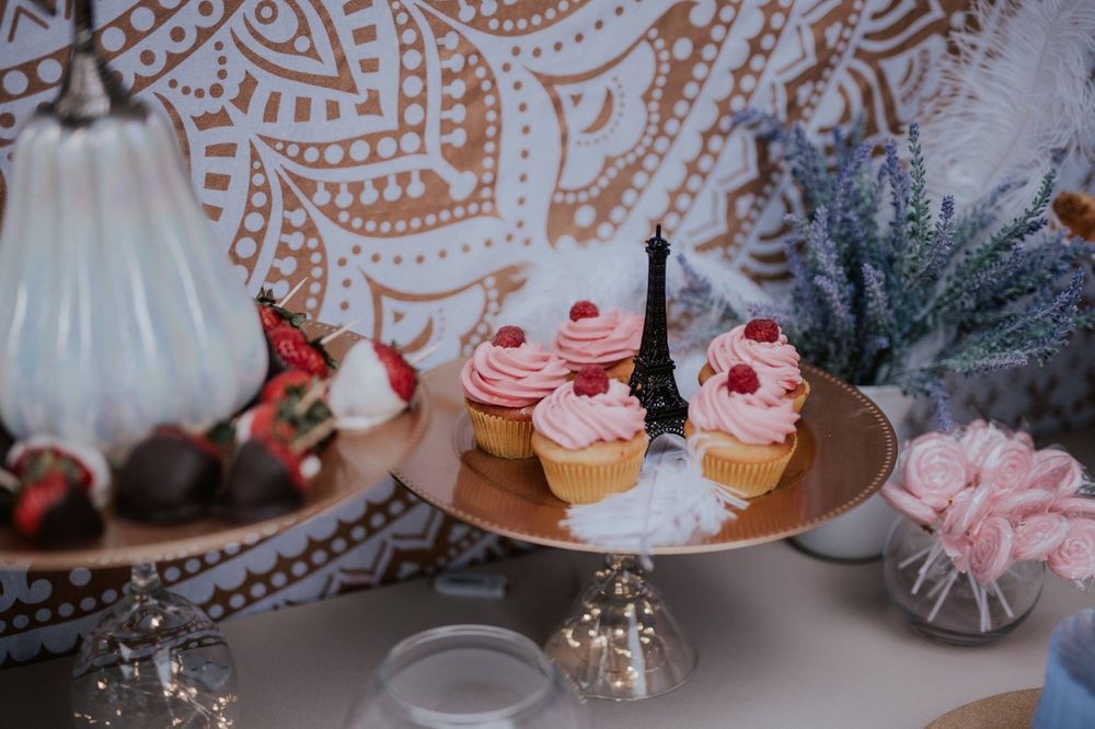 Fat Sally's Cakes Logo