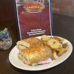 Selma's Chicago Pizzeria & Tap Room - Turkey Avo. on Parmesan Herb Bread