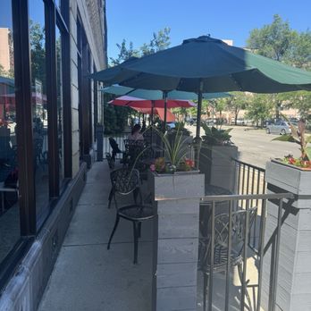 The Common Cup - Outside seating - Coffee & Tea Near Me - Chicago, Illinois