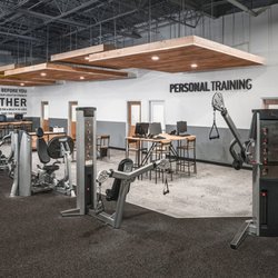 Gold's Gym - Chantilly - Membership Consult Area