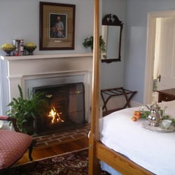 The Essex Inn Bed and Breakfast - The Blue Room features a king bed and gas fireplace.