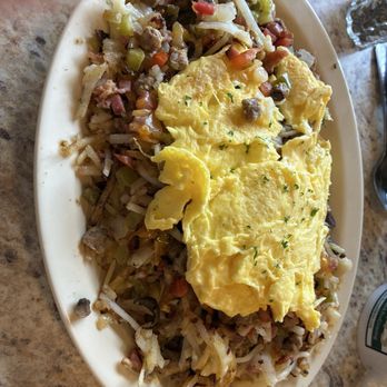 Oink's Restaurant - Hog wild skillet - Breakfast & Brunch Near Me - Neenah, Wisconsin