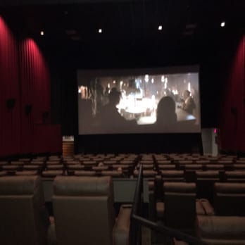 AMC Roosevelt Field 8 - Classy renovations. Recliners throughout - Cinema Near Me - Garden City, New York