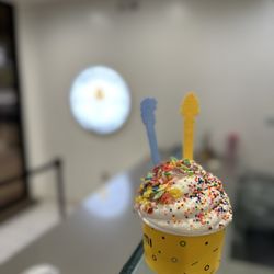 Somisomi - Corn and milk tea soft serve!