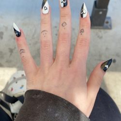 Happy Nails