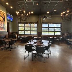 Stokes - Side room with more seating