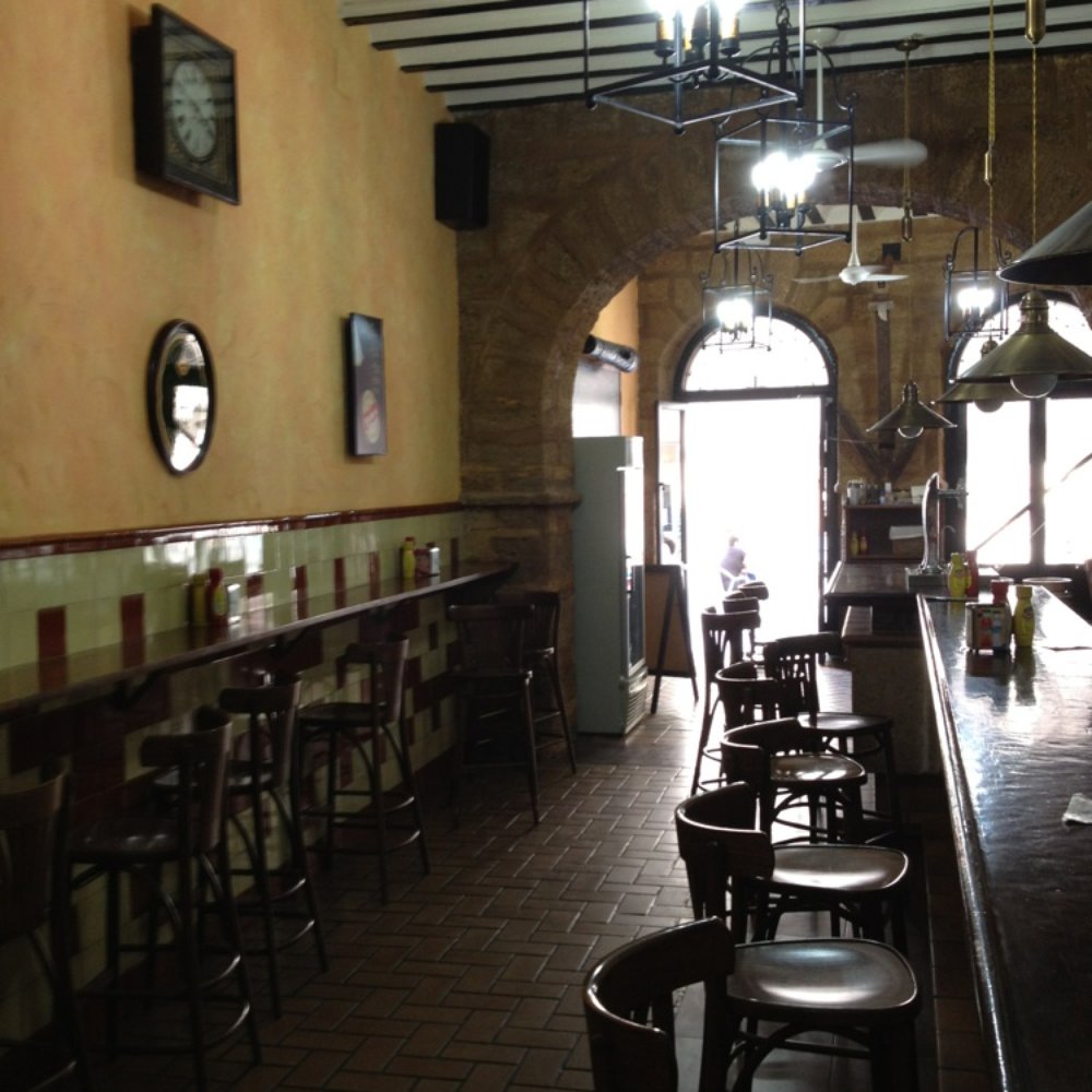 La Huella - Spanish Near Me - Cadiz, California